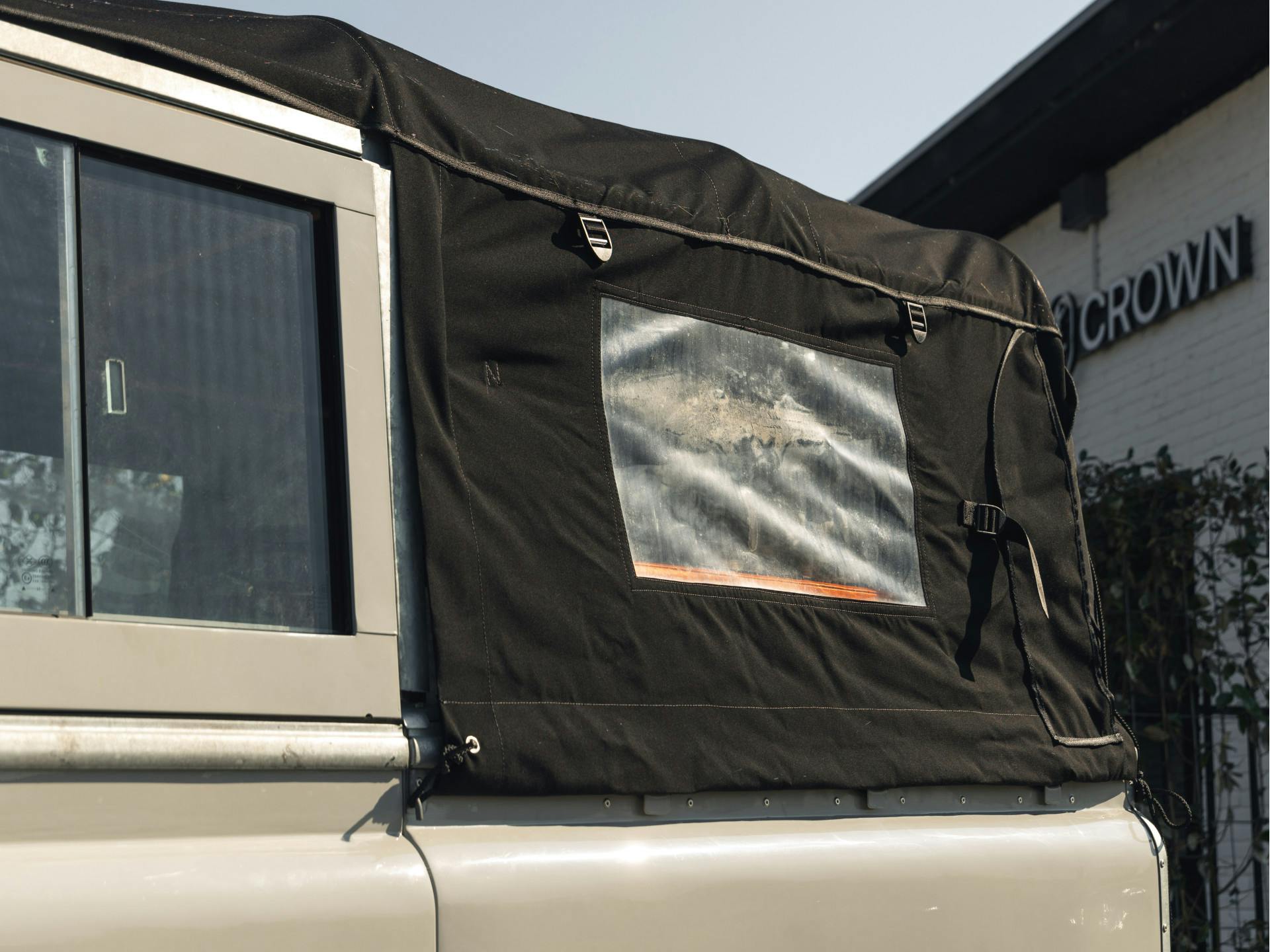 Land Rover Defender 2.3 | 1975 | Volledig gerestaureerd | Uniek exemplaar